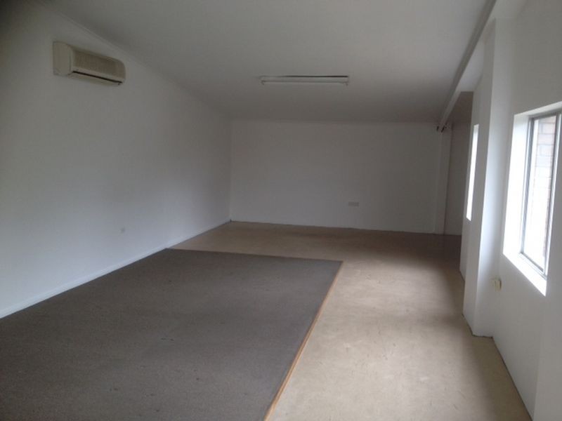 8 Grieve Close, West Gosford NSW 2250