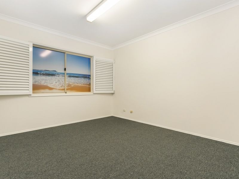 1 Comserv Close aka 25 Dell Rd, West Gosford NSW 2250