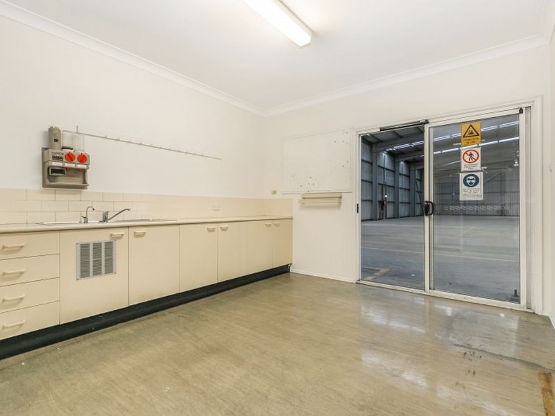 1 Comserv Close aka 25 Dell Rd, West Gosford NSW 2250