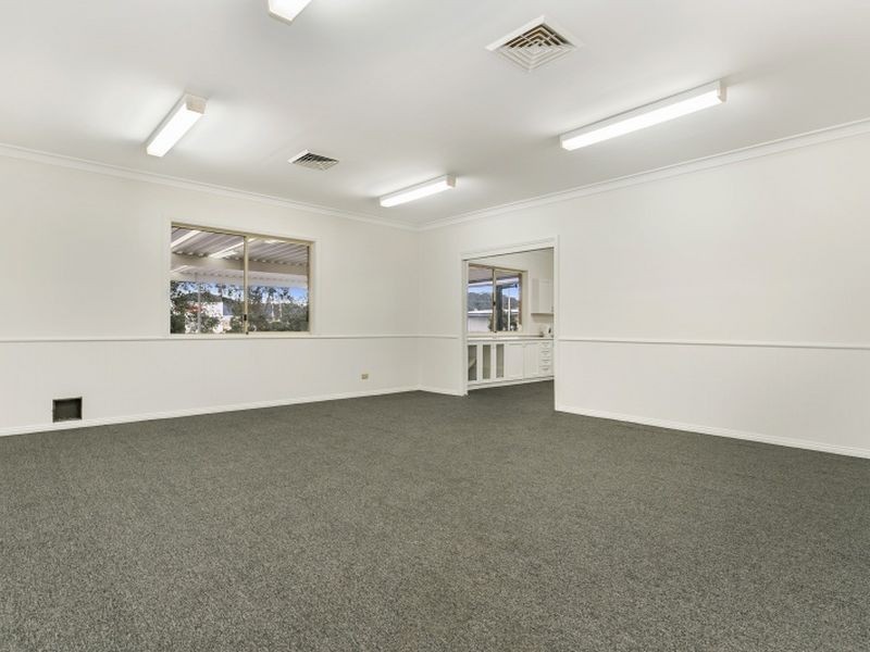 1 Comserv Close aka 25 Dell Rd, West Gosford NSW 2250