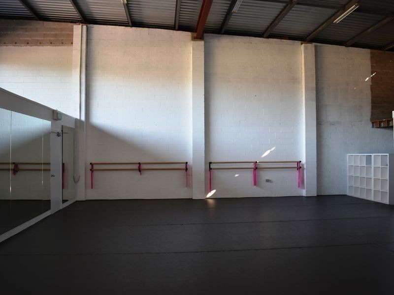 Unit 1 & 2/3 Comserv Close, West Gosford NSW 2250
