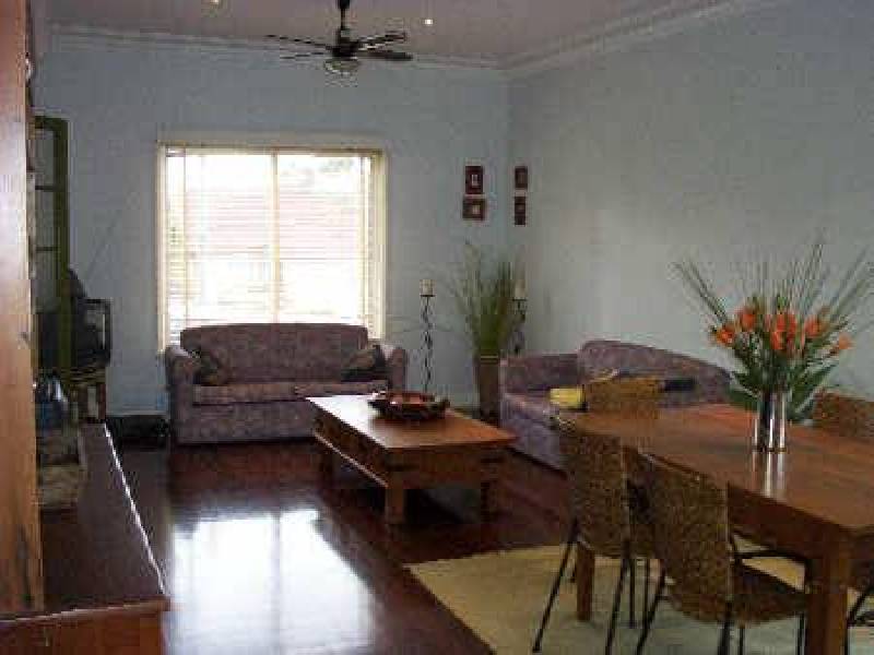 96 Taringa Parade, Indooroopilly QLD 4068