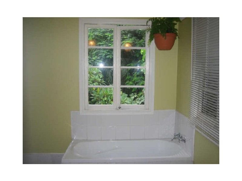 160 Taringa Parade, Indooroopilly QLD 4068