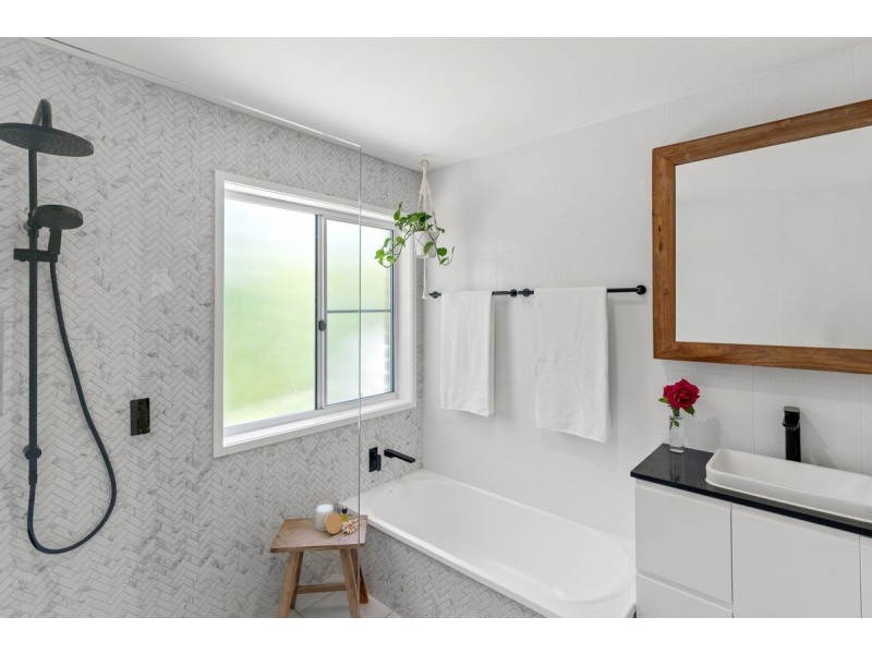 12B Stonehenge Place, Lennox Head NSW 2478