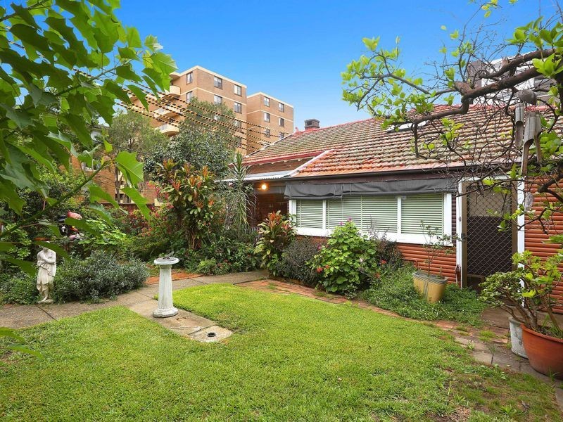 1 Gloucester Avenue, Burwood NSW 2134