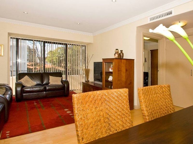 10 Fredben Avenue, Cammeray NSW 2062