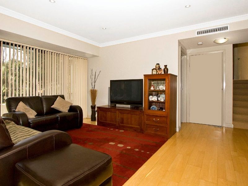 10 Fredben Avenue, Cammeray NSW 2062