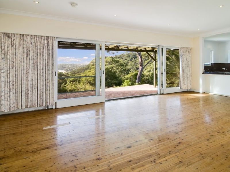 70 Sugarloaf Crescent, Castlecrag NSW 2068