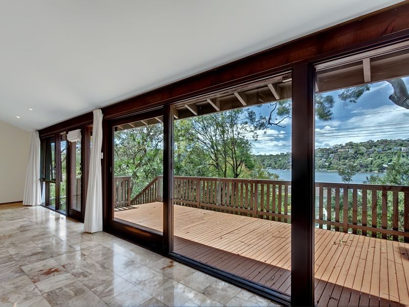 26 The Tor Walk, Castlecrag NSW 2068