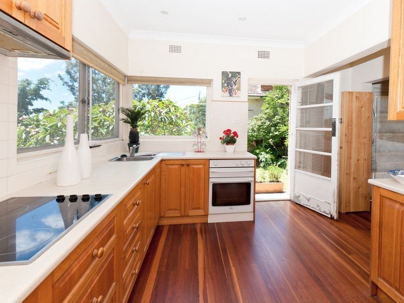 243 Eastern Valley Way, Middle Cove NSW 2068