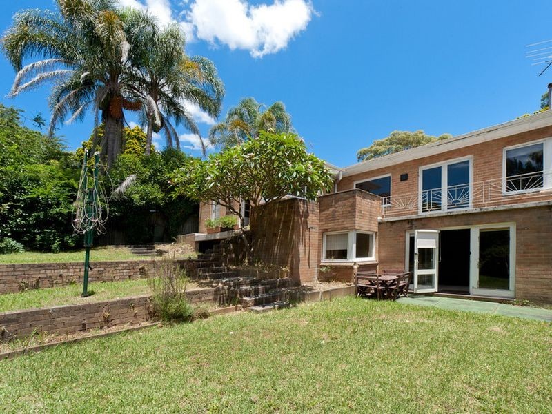 243 Eastern Valley Way, Middle Cove NSW 2068