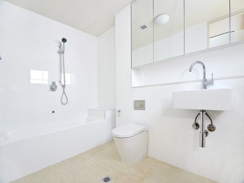 99 Eastern Valley Way, Castlecrag NSW 2068