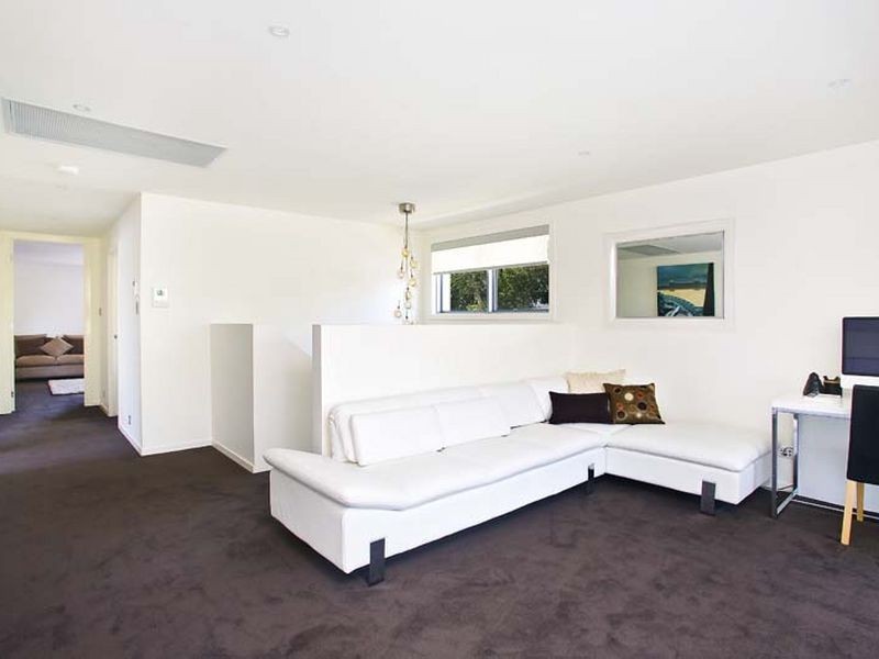 11 Sailors Bay Road, Willoughby NSW 2068