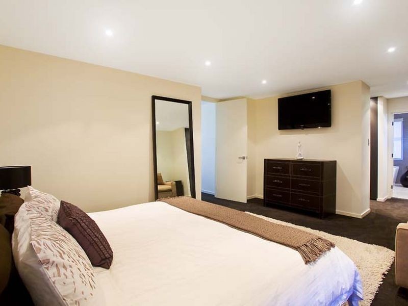 11 Sailors Bay Road, Willoughby NSW 2068