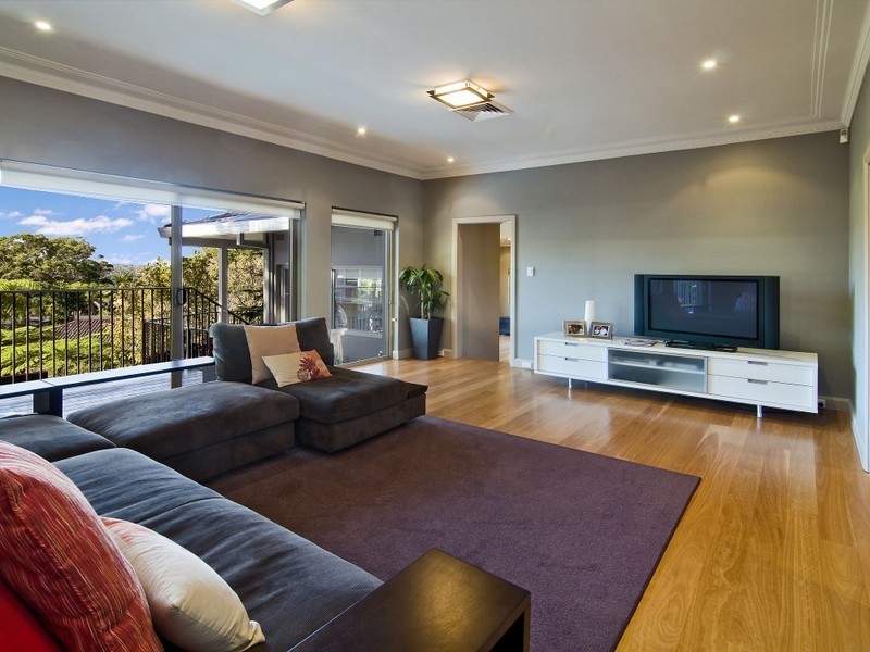 18 Cammaray Road, Castle Cove NSW 2069