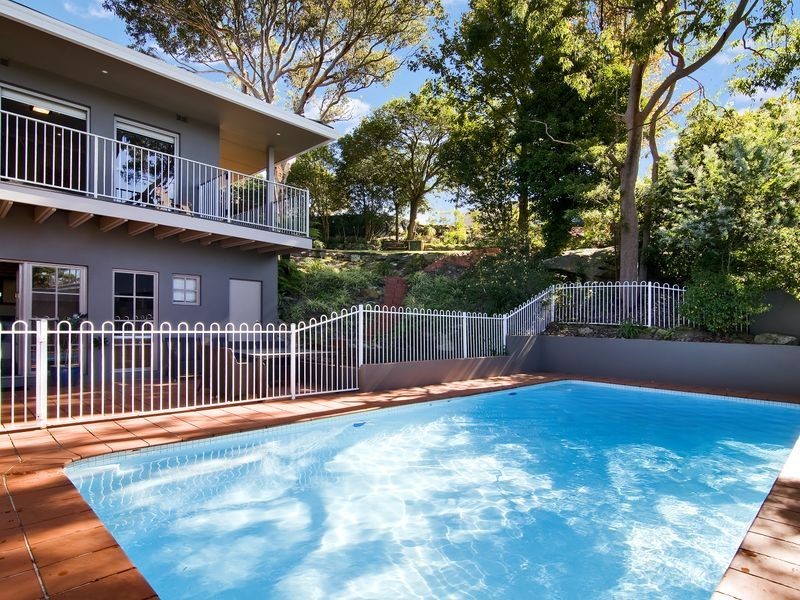 18 Cammaray Road, Castle Cove NSW 2069