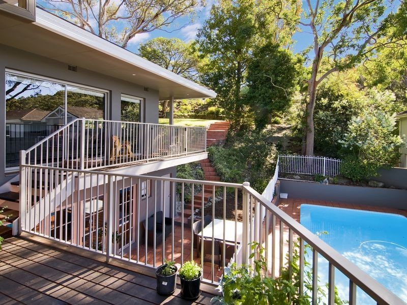 18 Cammaray Road, Castle Cove NSW 2069