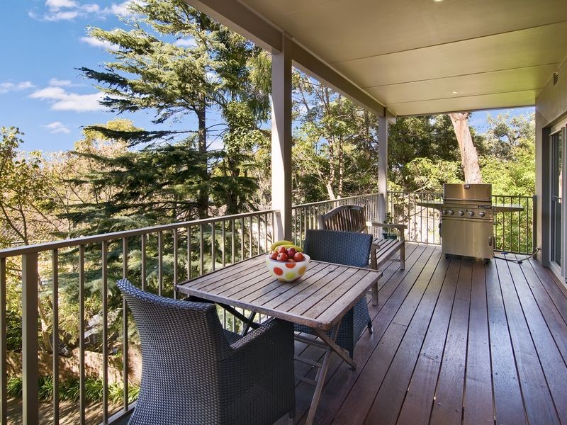 18 Cammaray Road, Castle Cove NSW 2069