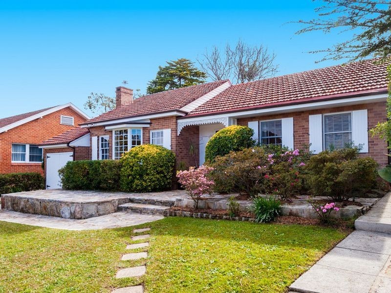 13 Morotai Crescent, Castlecrag NSW 2068