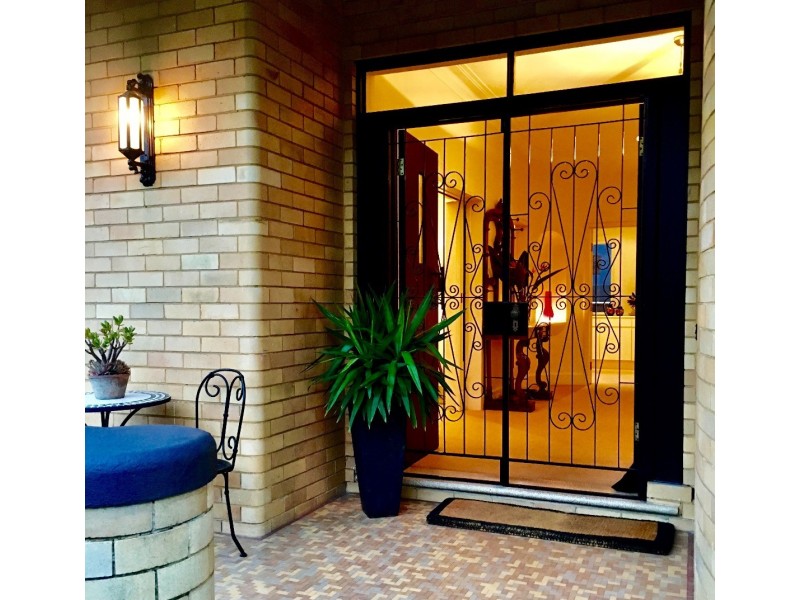 25 Amarna Parade, Roseville NSW 2069