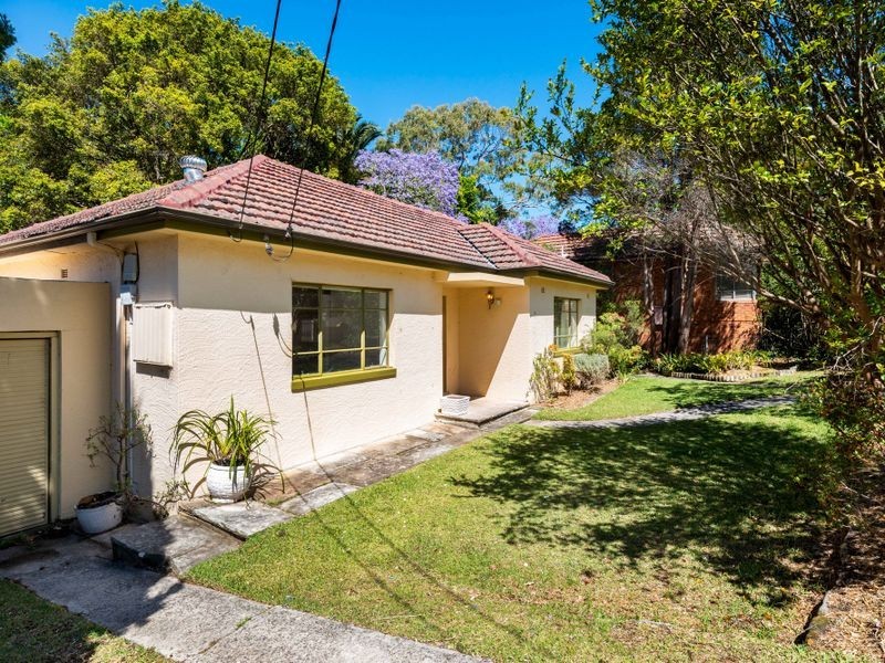 24 Sugarloaf Cresent, Castlecrag NSW 2068