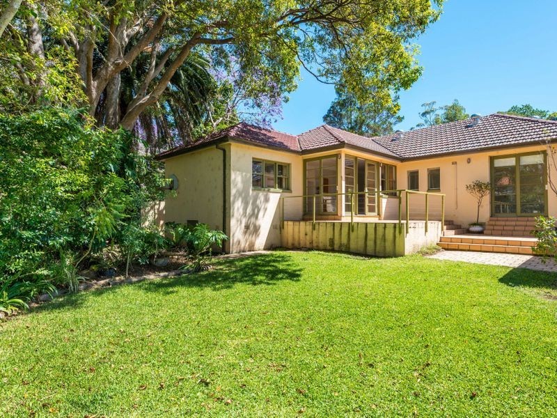 24 Sugarloaf Cresent, Castlecrag NSW 2068