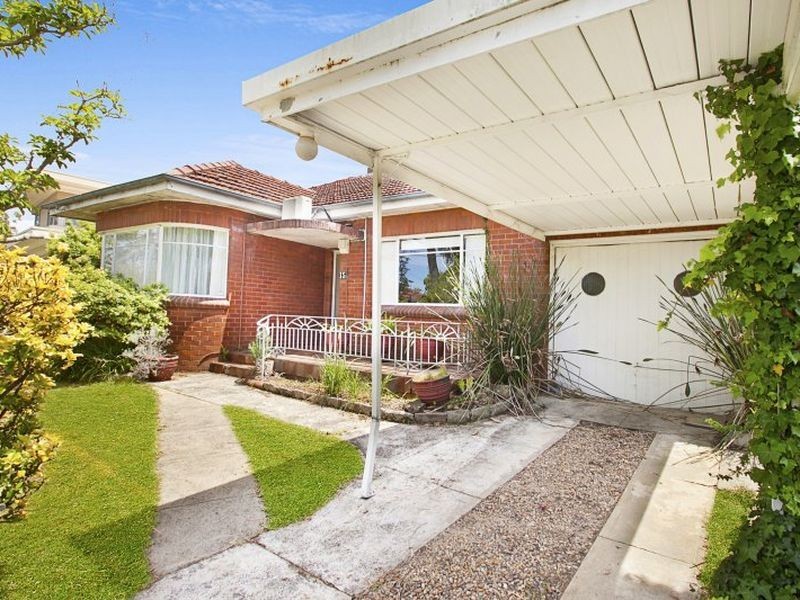 15 The Parapet, Castlecrag NSW 2068