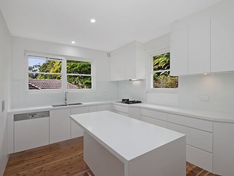 6 Greenfeild Avenue, Middle Cove NSW 2068