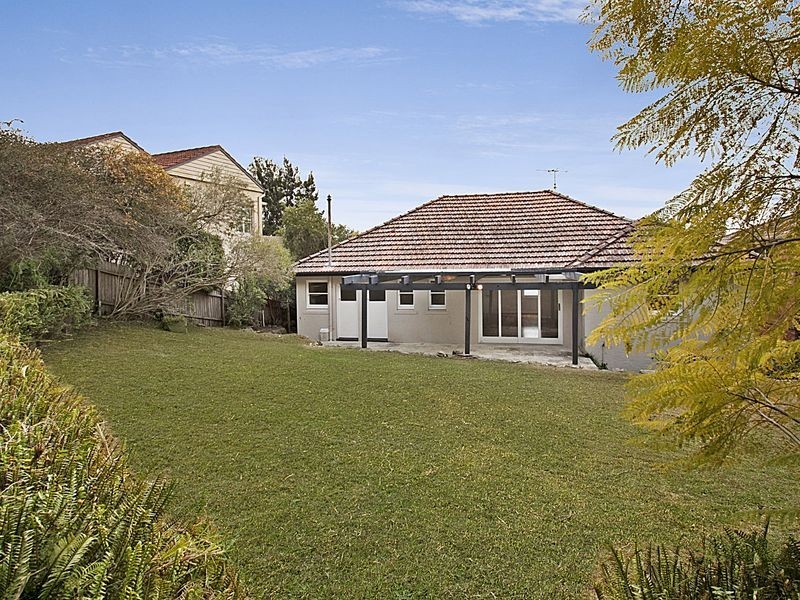 6 Greenfeild Avenue, Middle Cove NSW 2068