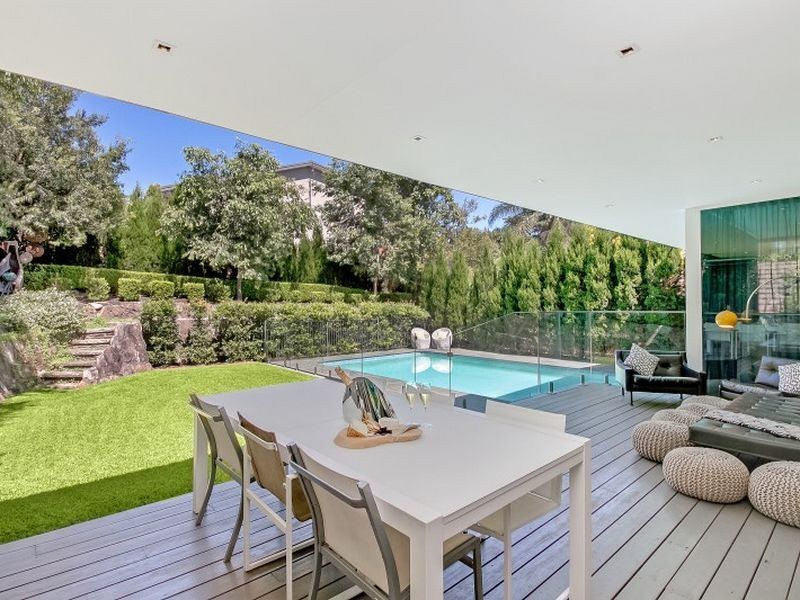 2 Glenroy Avenue, Middle Cove NSW 2068