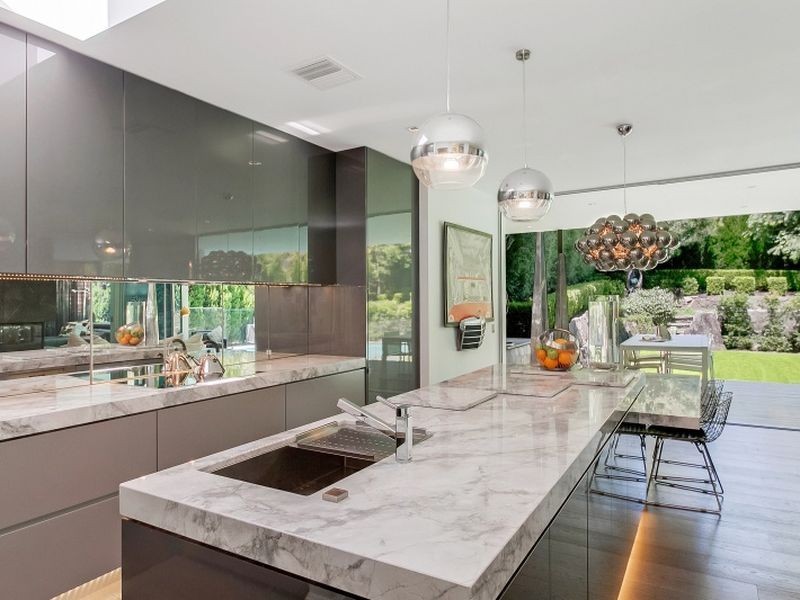 2 Glenroy Avenue, Middle Cove NSW 2068