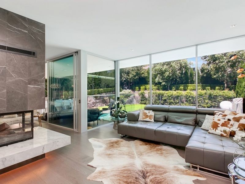 2 Glenroy Avenue, Middle Cove NSW 2068