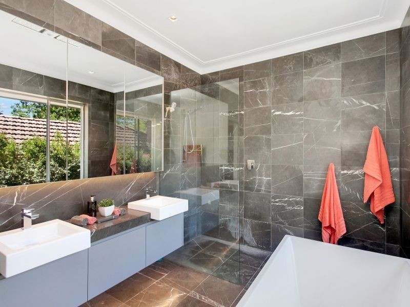 2 Glenroy Avenue, Middle Cove NSW 2068