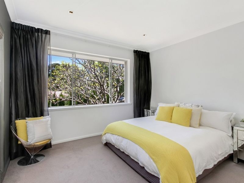 2 Glenroy Avenue, Middle Cove NSW 2068