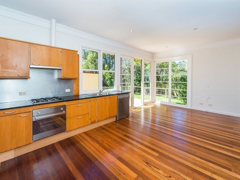 24 Sugarloaf Cresent, Castlecrag NSW 2068