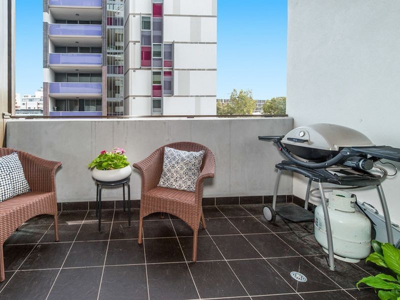 Unit 202/2 Victoria Park Parade, Zetland NSW 2017