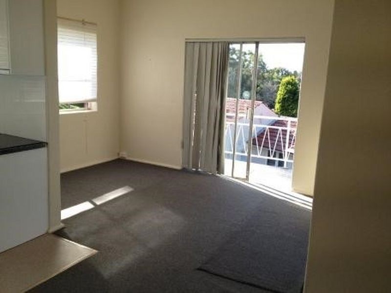 Unit 2/213 Eastern Valley Way, Middle Cove NSW 2068