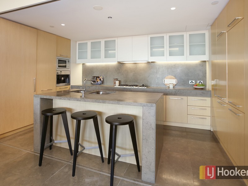 Apartment 1302/185 Macquarie Street, Sydney NSW 2000