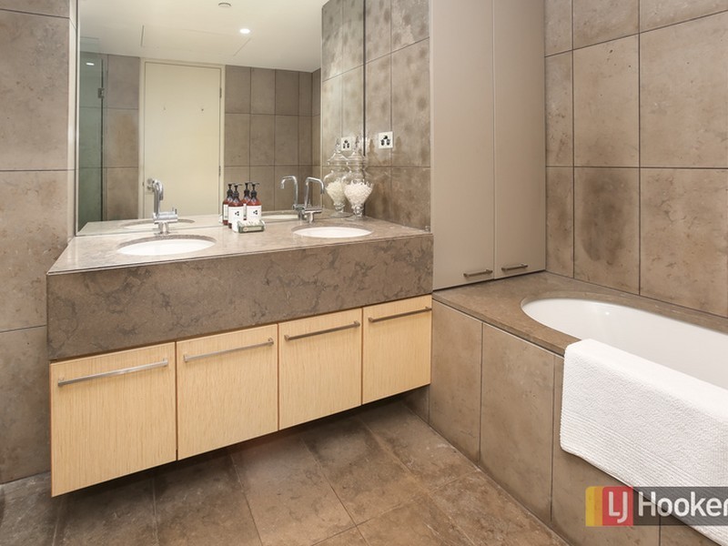 Apartment 1302/185 Macquarie Street, Sydney NSW 2000