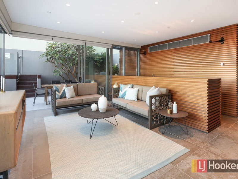 Apartment 1302/185 Macquarie Street, Sydney NSW 2000