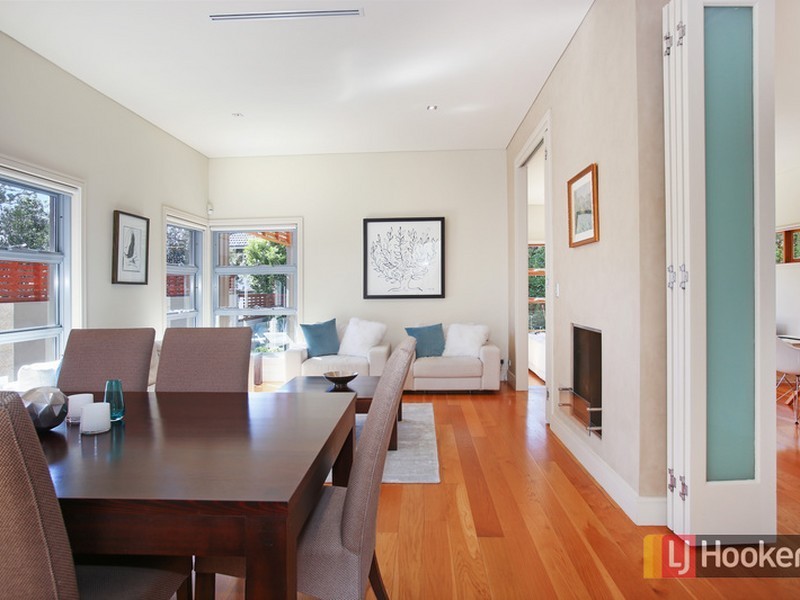 15 Raeburn Avenue, Castlecrag NSW 2068