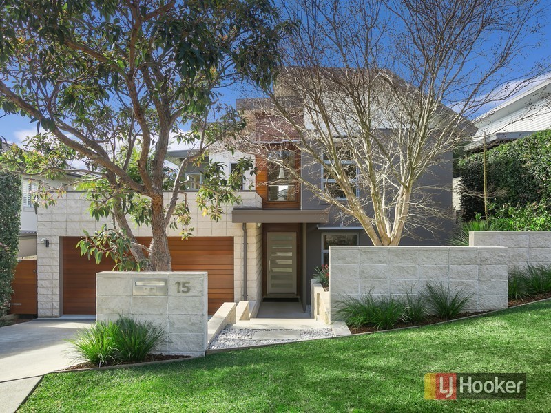 15 Raeburn Avenue, Castlecrag NSW 2068