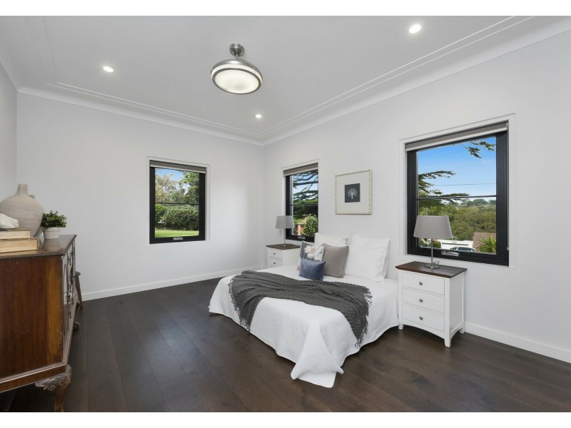 13 Morotai Crescent, Castlecrag NSW 2068