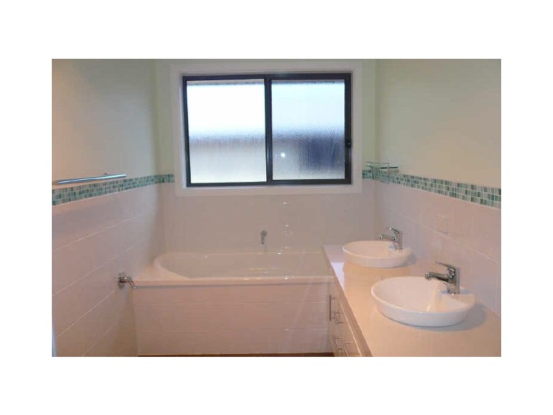 2/644 Oceana Drive, Tranmere TAS 7018