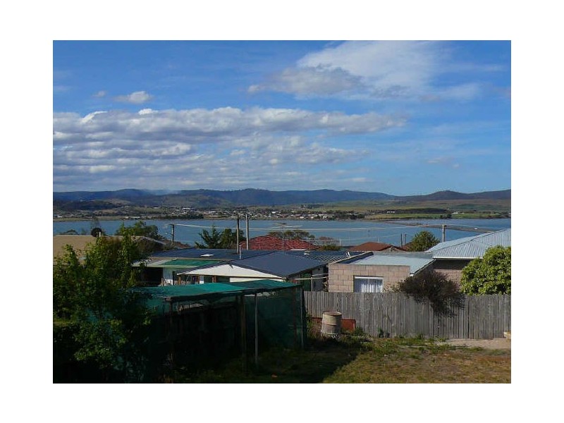 33 First Avenue, Midway Point TAS 7171