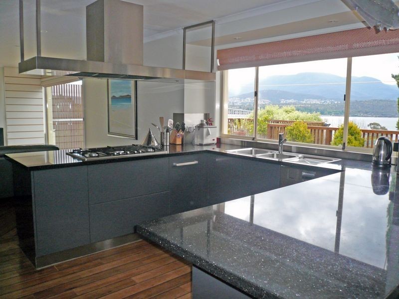 56 Cornwall Street, Rose Bay TAS 7015