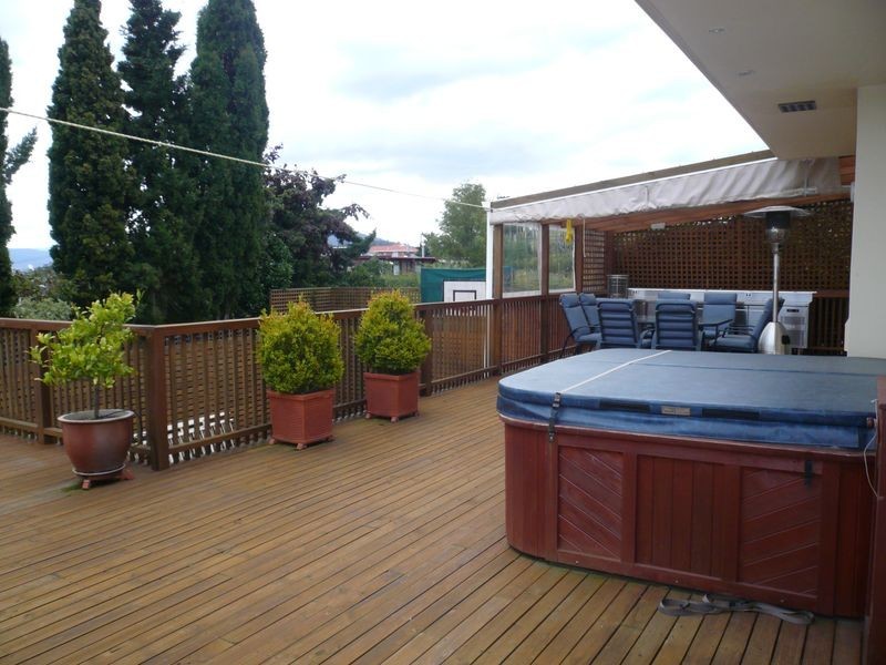 56 Cornwall Street, Rose Bay TAS 7015