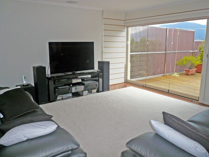 56 Cornwall Street, Rose Bay TAS 7015