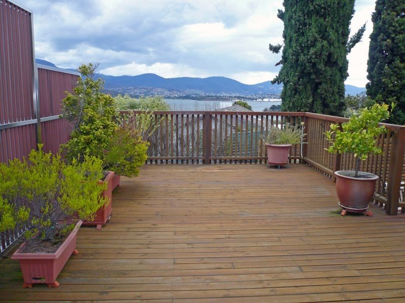 56 Cornwall Street, Rose Bay TAS 7015