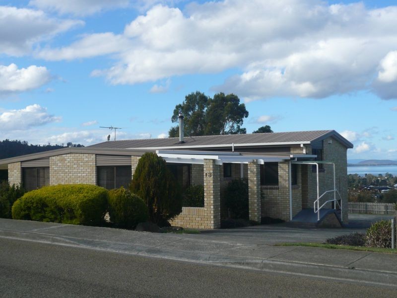 13 Foley Road, Kingston TAS 7050